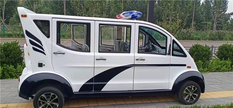 江孜警用巡逻车